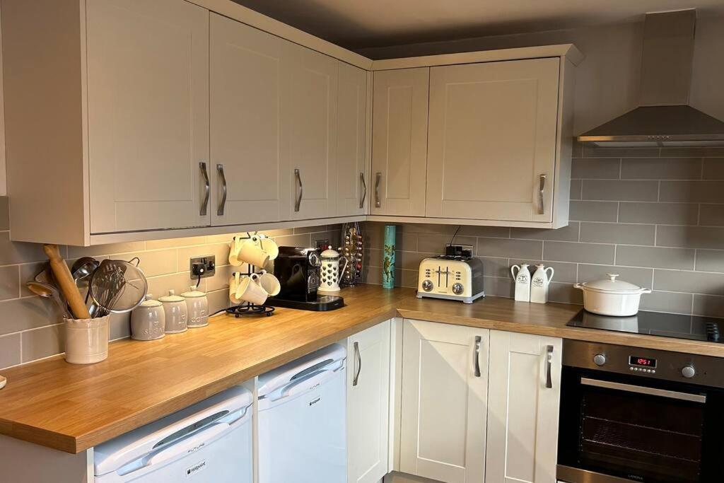 Cosy 2 Bed, Home From Home Haddenham  Экстерьер фото
