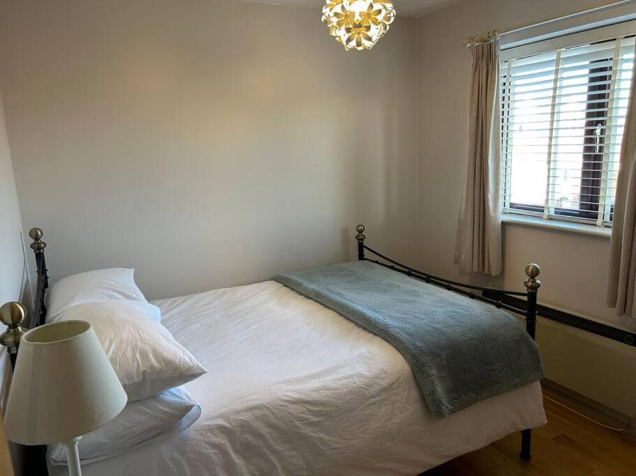 Cosy 2 Bed, Home From Home Haddenham  Экстерьер фото