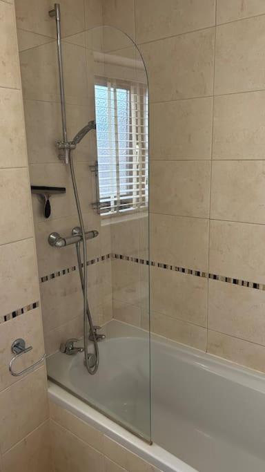 Cosy 2 Bed, Home From Home Haddenham  Экстерьер фото