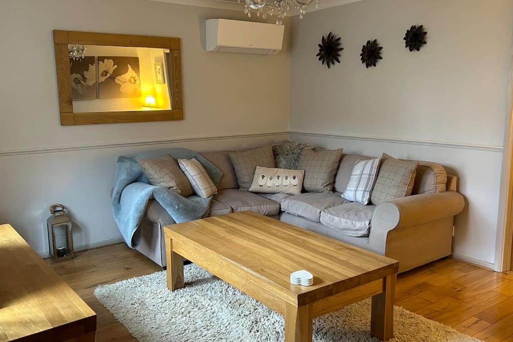 Cosy 2 Bed, Home From Home Haddenham  Экстерьер фото