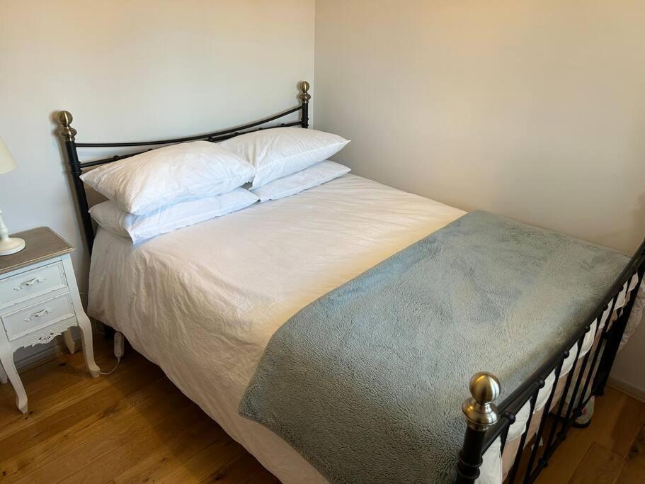 Cosy 2 Bed, Home From Home Haddenham  Экстерьер фото