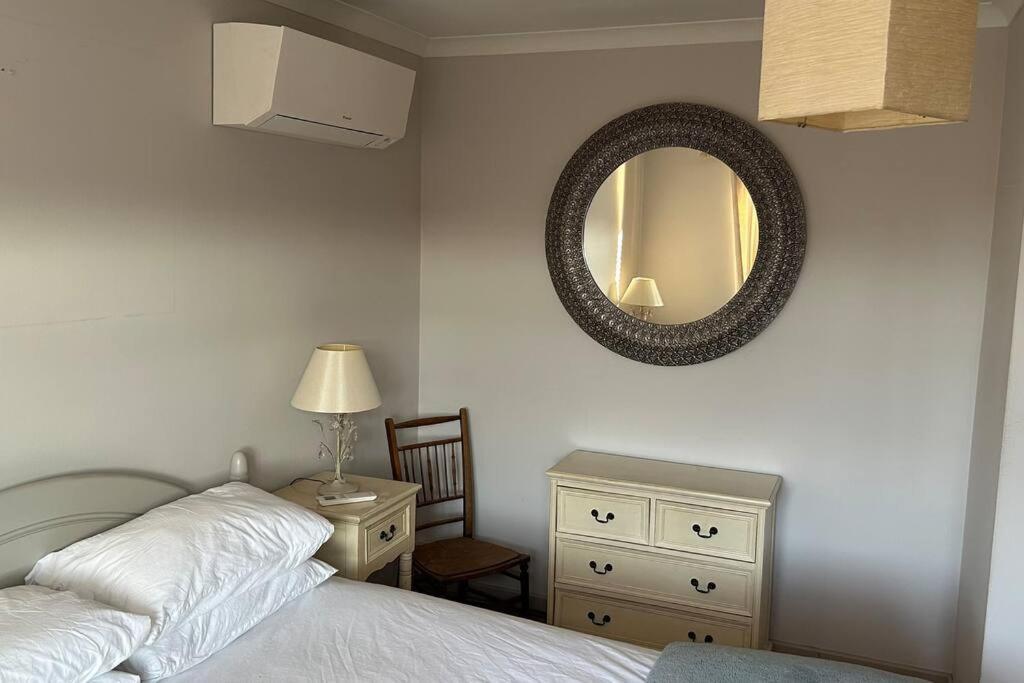 Cosy 2 Bed, Home From Home Haddenham  Экстерьер фото