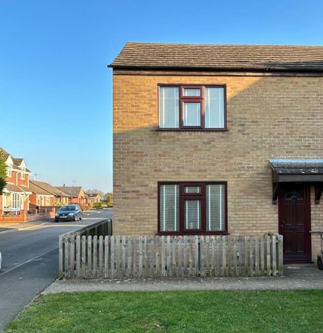 Cosy 2 Bed, Home From Home Haddenham  Экстерьер фото