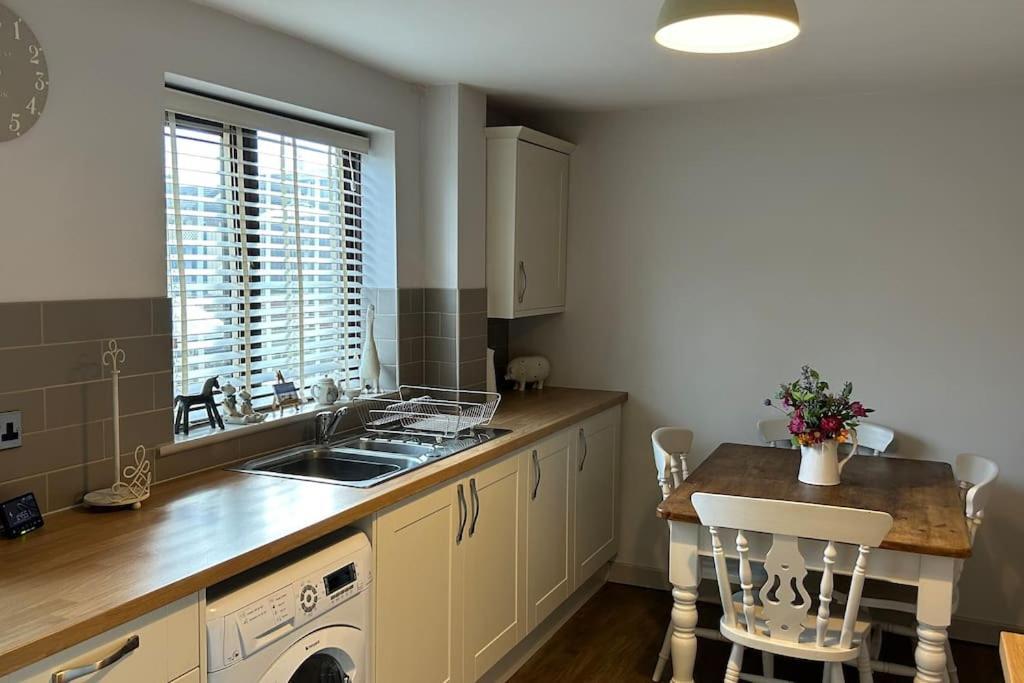 Cosy 2 Bed, Home From Home Haddenham  Экстерьер фото